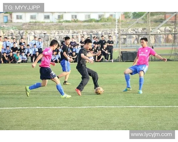 武汉足球队的力量变革引发热议展现新时代足球精神与团队凝聚力