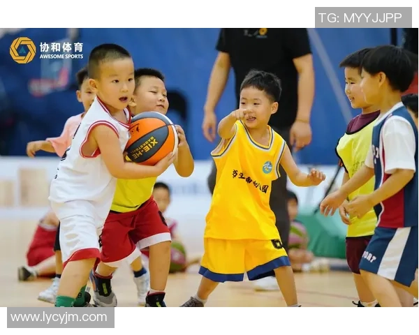 幼儿园适合什么年龄段的孩子开始学习篮球运动的最佳选择与建议 幼儿园适合什么年龄段的孩子开始学习篮球运动的最佳选择与建议